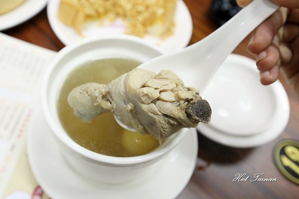 佬臺灣懷舊主題館：【台南美食】佬臺灣懷舊主題館：是晚餐也是宵夜！港式美食呷通海~