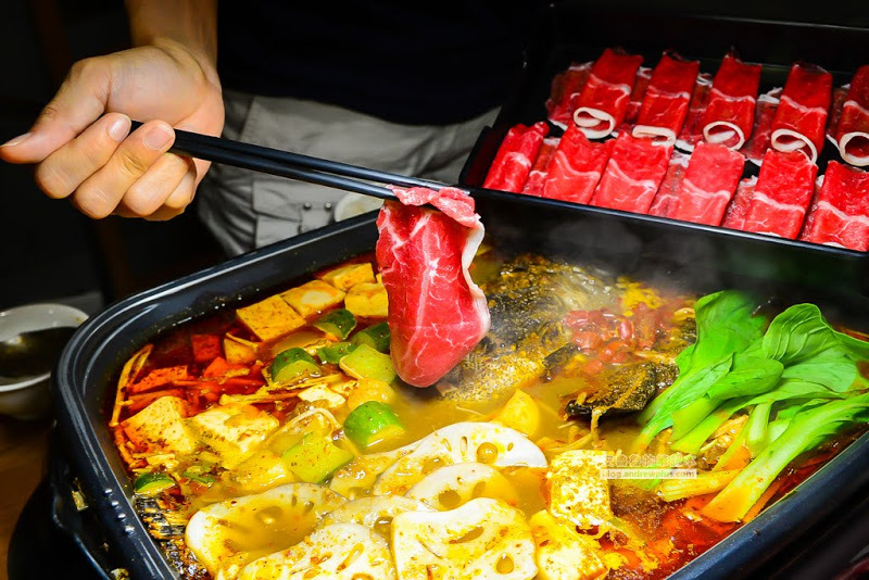 滿漢爐魚-重慶烤魚-石斑魚搭配孜然麻辣鍋香辣過癮