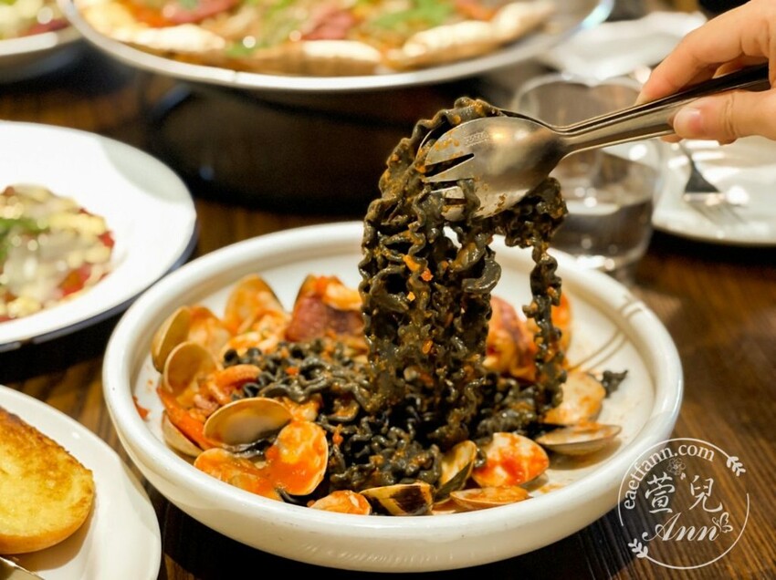 桃園美食|Molino手工義大利麵工場 石臼鮮麥現磨現做手工義大利麵 義大利鄉村風格約會聚餐推薦 大江國際購物中心逛街 - 萱兒Ann玩樂生活