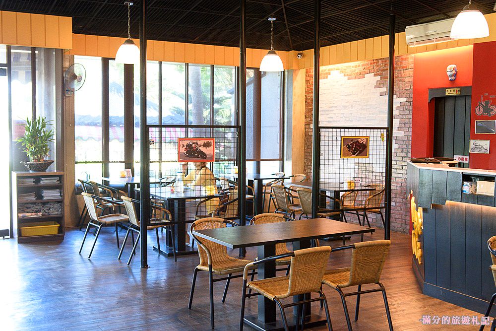 新竹新豐美食》東尼High Line咖啡館 新豐下午茶 變形金剛&蜘蛛人同台登場超亮眼 - 滿分的旅遊札記