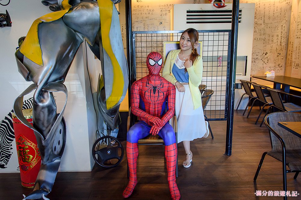 新竹新豐美食》東尼High Line咖啡館 新豐下午茶 變形金剛&蜘蛛人同台登場超亮眼 - 滿分的旅遊札記