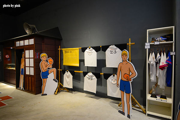 【台中新景點】棒球故事館/洲際棒球文創園區。親子同遊好去處,小型棒球場賽事直播超好玩!