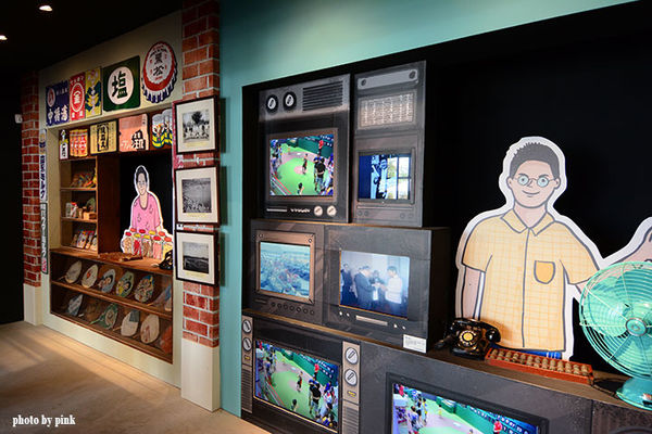 【台中新景點】棒球故事館/洲際棒球文創園區。親子同遊好去處,小型棒球場賽事直播超好玩!