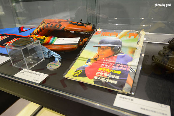 【台中新景點】棒球故事館/洲際棒球文創園區。親子同遊好去處,小型棒球場賽事直播超好玩!