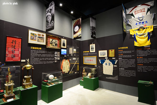 【台中新景點】棒球故事館/洲際棒球文創園區。親子同遊好去處,小型棒球場賽事直播超好玩!
