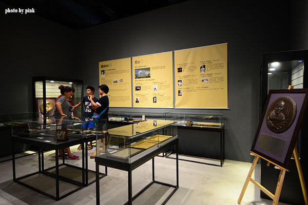 【台中新景點】棒球故事館/洲際棒球文創園區。親子同遊好去處,小型棒球場賽事直播超好玩!