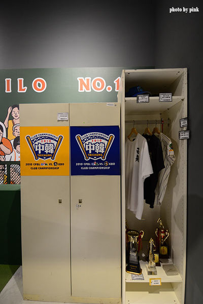 【台中新景點】棒球故事館/洲際棒球文創園區。親子同遊好去處,小型棒球場賽事直播超好玩!