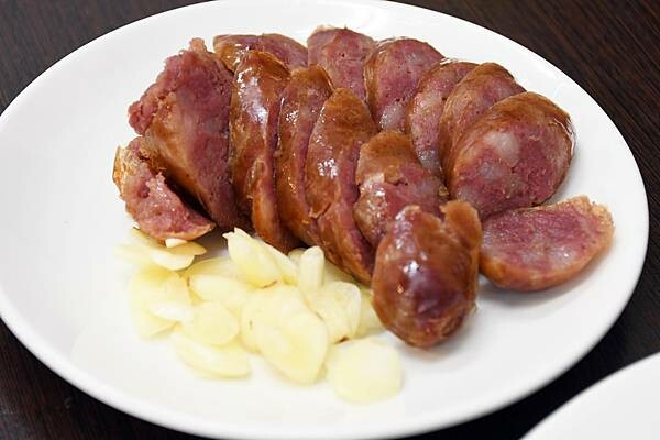 台南安平二牛牛肉湯！招牌牛肉湯還能續湯，肉燥飯一吃上癮。