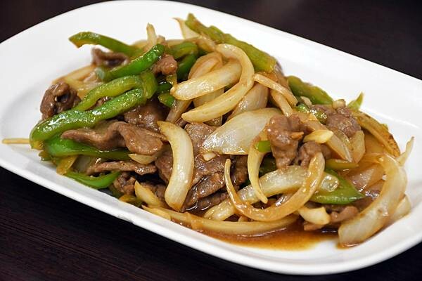 台南安平二牛牛肉湯！招牌牛肉湯還能續湯，肉燥飯一吃上癮。