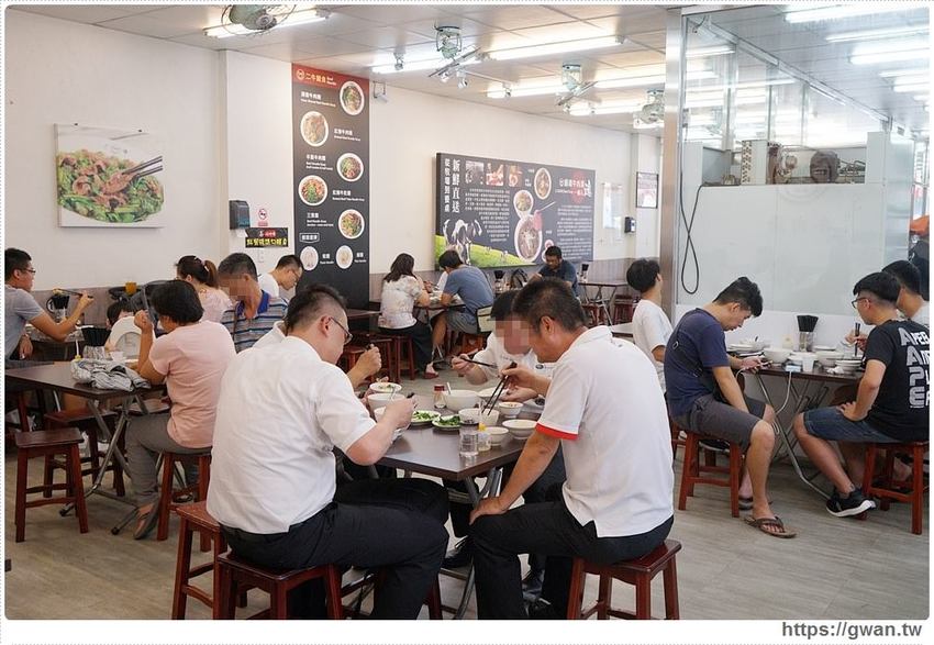 現沖溫體牛加量不加價，滿滿肉片居然只要100元！！