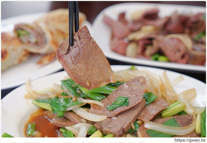 現沖溫體牛加量不加價，滿滿肉片居然只要100元！！