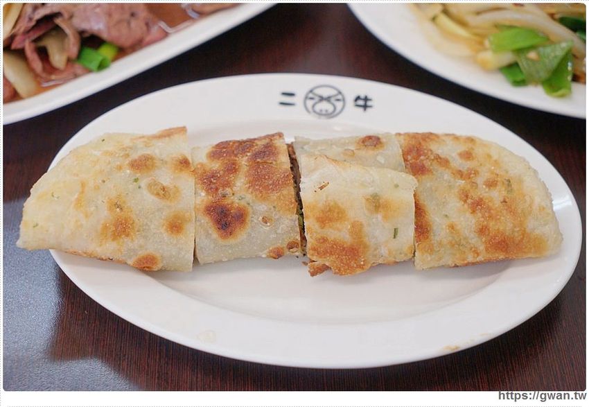 現沖溫體牛加量不加價，滿滿肉片居然只要100元！！