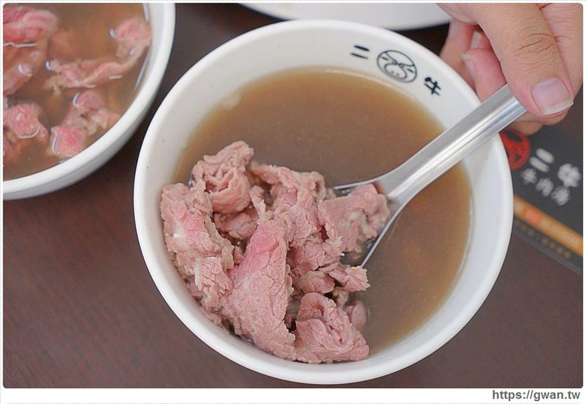 現沖溫體牛加量不加價，滿滿肉片居然只要100元！！