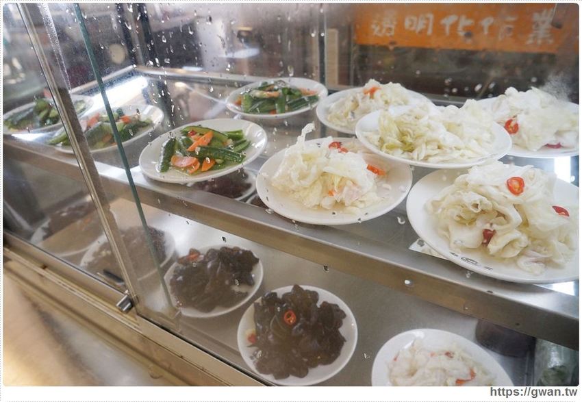 現沖溫體牛加量不加價，滿滿肉片居然只要100元！！