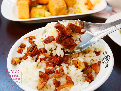 【台南美食】安平牛肉湯又一新發現 ▸二牛牛肉湯◂ 台南在地人吃的牛肉湯‖全透明恆溫分解室，新鮮看得見！