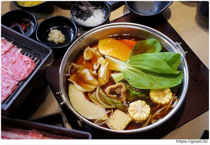 火鍋吃到飽只要389，肉品、蔬菜、火鍋料、飯、冷熱飲無限享用，桌面滿到擺不下！！