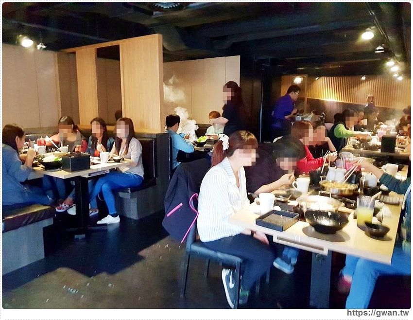 火鍋吃到飽只要389，肉品、蔬菜、火鍋料、飯、冷熱飲無限享用，桌面滿到擺不下！！