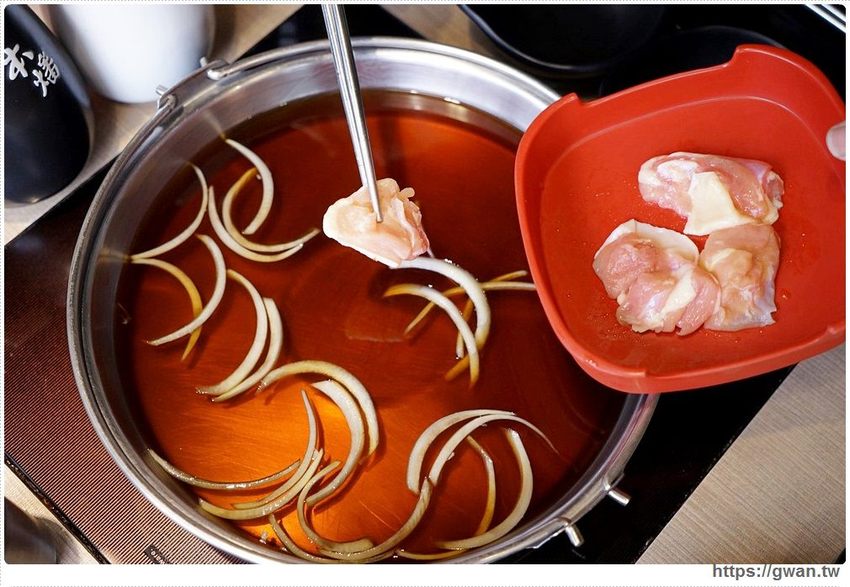 火鍋吃到飽只要389，肉品、蔬菜、火鍋料、飯、冷熱飲無限享用，桌面滿到擺不下！！