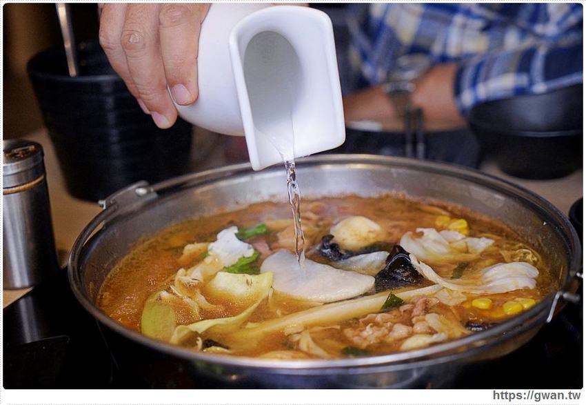 火鍋吃到飽只要389，肉品、蔬菜、火鍋料、飯、冷熱飲無限享用，桌面滿到擺不下！！