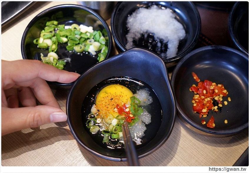 火鍋吃到飽只要389，肉品、蔬菜、火鍋料、飯、冷熱飲無限享用，桌面滿到擺不下！！