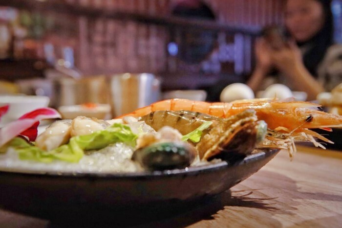 桃園市中壢區桃園鍋物吃到飽/中壢鍋物吃到飽/本燔野菜農場，平價就能吃到安格斯及牛小排