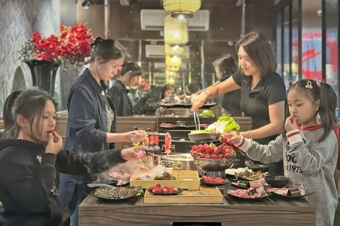 桃園市中壢區桃園鍋物吃到飽/中壢鍋物吃到飽/本燔野菜農場，平價就能吃到安格斯及牛小排