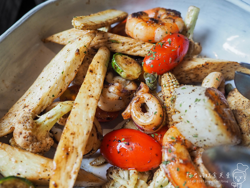 【台北】Gumgum Beer & Wings 雞翅啤酒吧|連妹子都忍不住吮指的加勒比海燒烤雞翅|捷運101站美食