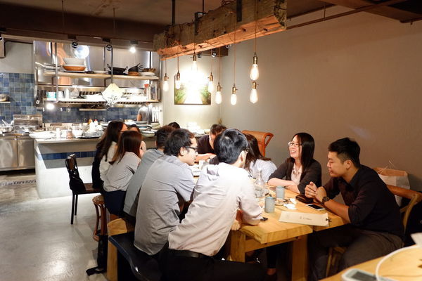 【餐酒館】台北・信義區|國父紀念館・金釀啤酒配雞翅——週末夜晚小酌聚會必去・台北包場餐廳・GUMGUM Beer & Wings雞翅啤酒吧・附菜單