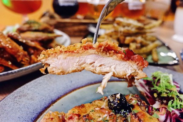 【餐酒館】台北・信義區|國父紀念館・金釀啤酒配雞翅——週末夜晚小酌聚會必去・台北包場餐廳・GUMGUM Beer & Wings雞翅啤酒吧・附菜單