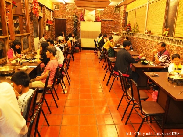 御品苑：【美食特搜。屏東市】御品苑鍋物。火鍋控來嚐鮮！170元共享鴛鴦鍋 食材新鮮 平價CP值高 家庭聚餐推薦！