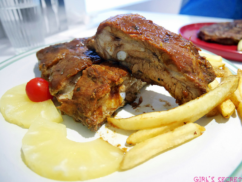 大安美食聚餐推薦|MeetUp Cafe 炭烤豬肋排