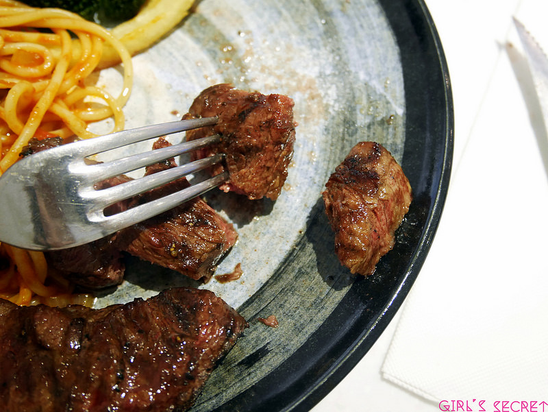 大安美食聚餐推薦|MeetUp Cafe 嫩肩牛排