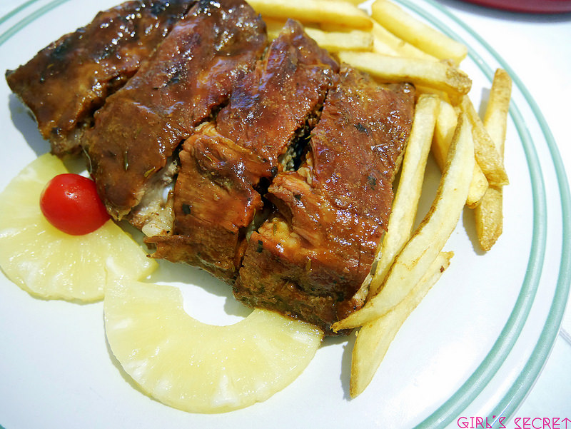 大安美食聚餐推薦|MeetUp Cafe 炭烤豬肋排