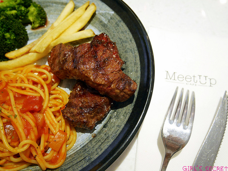 大安美食聚餐推薦|MeetUp Cafe 嫩肩牛排
