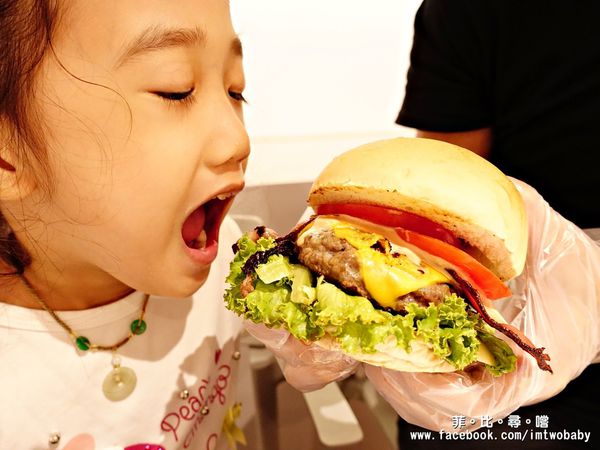 MeetUp Cafe:Meetup Cafe 無壓悠閒氣氛 大口啖美式漢堡 紐約客牛排10oz給您大大滿足!捷運大安站