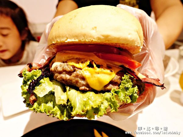 MeetUp Cafe:Meetup Cafe 無壓悠閒氣氛 大口啖美式漢堡 紐約客牛排10oz給您大大滿足!捷運大安站