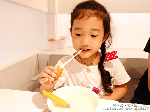 MeetUp Cafe:Meetup Cafe 無壓悠閒氣氛 大口啖美式漢堡 紐約客牛排10oz給您大大滿足!捷運大安站