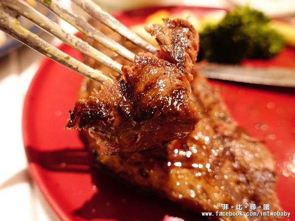 MeetUp Cafe:Meetup Cafe 無壓悠閒氣氛 大口啖美式漢堡 紐約客牛排10oz給您大大滿足!捷運大安站