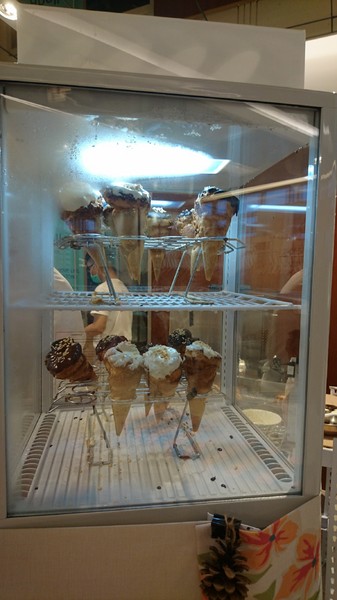 猜心泡芙:高雄漢神巨蛋~猜心泡芙~快閃櫃~獨家限量手工甜筒泡芙~濃郁的好滋味~ 猜心泡芙:高雄漢神巨蛋~猜心泡芙~快閃櫃~獨家限量手工甜筒泡芙~濃郁的好滋味~