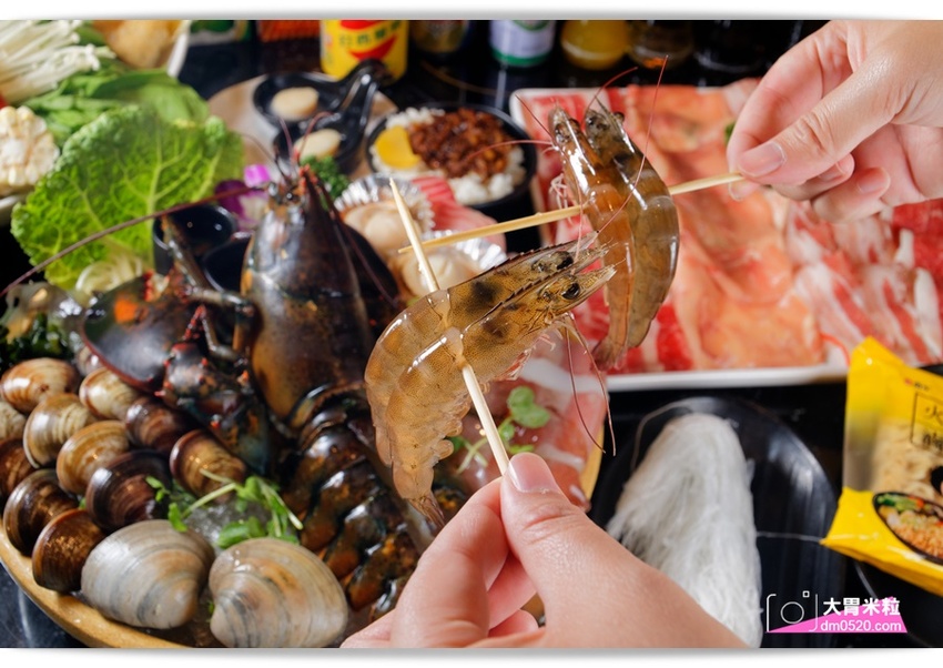 台北大直超猛海鮮火鍋！天鍋宴大直店3.0,招牌活體波士頓龍蝦有夠青,自助吧含汽水,甜點,卡比索冰淇淋吃到飽, - 大胃米粒 DAVID & MILLY