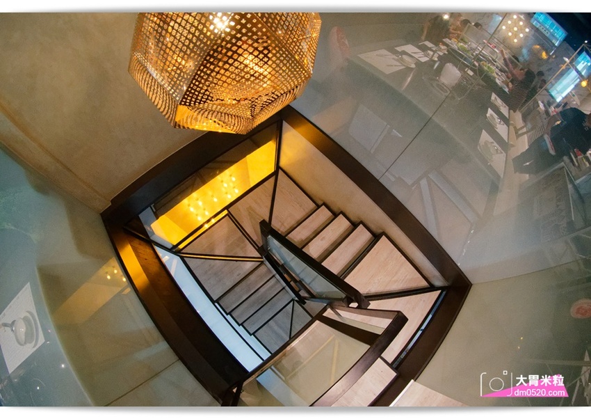 台北大直超猛海鮮火鍋！天鍋宴大直店3.0,招牌活體波士頓龍蝦有夠青,自助吧含汽水,甜點,卡比索冰淇淋吃到飽, - 大胃米粒 DAVID & MILLY