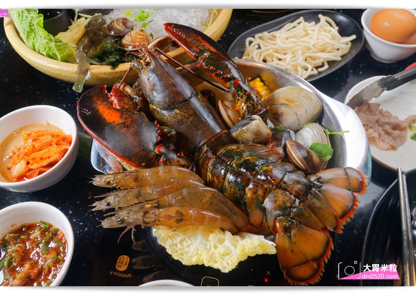 台北大直超猛海鮮火鍋！天鍋宴大直店3.0,招牌活體波士頓龍蝦有夠青,自助吧含汽水,甜點,卡比索冰淇淋吃到飽, - 大胃米粒 DAVID & MILLY