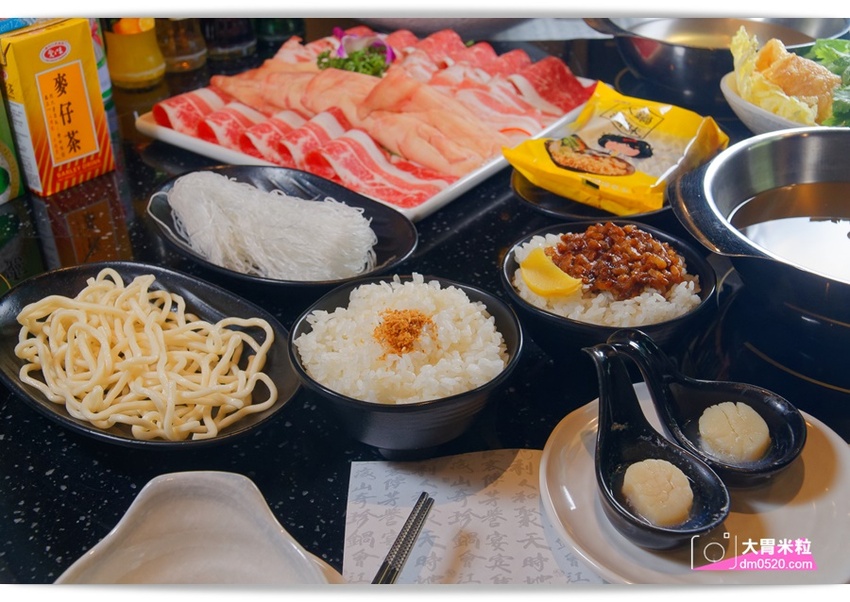 台北大直超猛海鮮火鍋！天鍋宴大直店3.0,招牌活體波士頓龍蝦有夠青,自助吧含汽水,甜點,卡比索冰淇淋吃到飽, - 大胃米粒 DAVID & MILLY