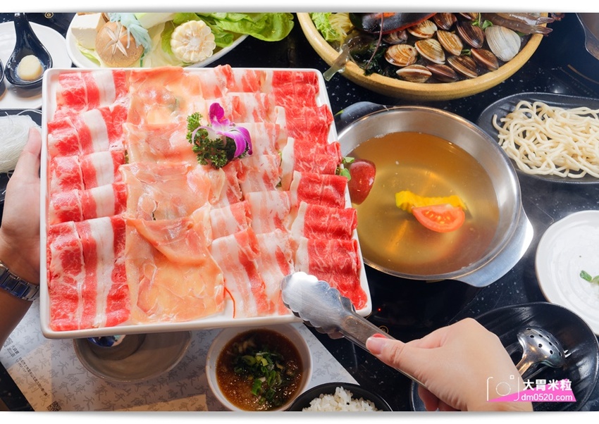 台北大直超猛海鮮火鍋！天鍋宴大直店3.0,招牌活體波士頓龍蝦有夠青,自助吧含汽水,甜點,卡比索冰淇淋吃到飽, - 大胃米粒 DAVID & MILLY