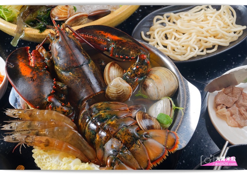 台北大直超猛海鮮火鍋！天鍋宴大直店3.0,招牌活體波士頓龍蝦有夠青,自助吧含汽水,甜點,卡比索冰淇淋吃到飽, - 大胃米粒 DAVID & MILLY