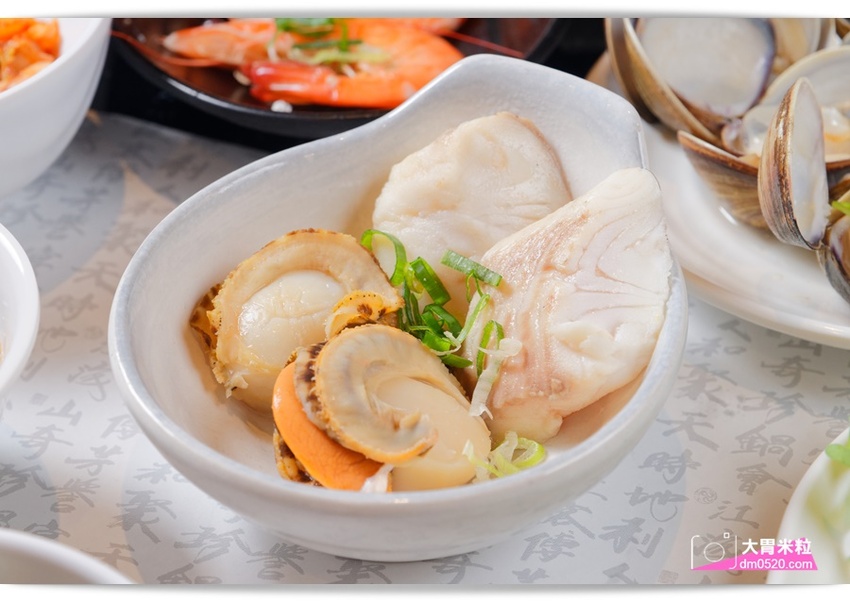 台北大直超猛海鮮火鍋！天鍋宴大直店3.0,招牌活體波士頓龍蝦有夠青,自助吧含汽水,甜點,卡比索冰淇淋吃到飽, - 大胃米粒 DAVID & MILLY