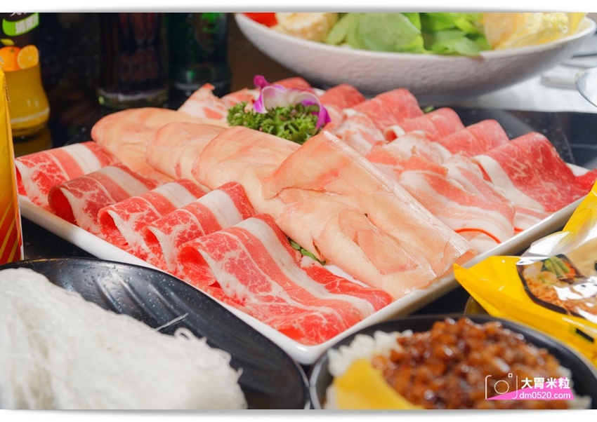 台北大直超猛海鮮火鍋！天鍋宴大直店3.0,招牌活體波士頓龍蝦有夠青,自助吧含汽水,甜點,卡比索冰淇淋吃到飽, - 大胃米粒 DAVID & MILLY