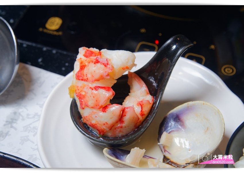 台北大直超猛海鮮火鍋！天鍋宴大直店3.0,招牌活體波士頓龍蝦有夠青,自助吧含汽水,甜點,卡比索冰淇淋吃到飽, - 大胃米粒 DAVID & MILLY