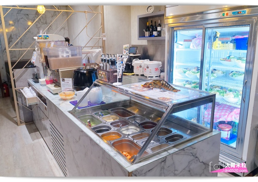台北大直超猛海鮮火鍋！天鍋宴大直店3.0,招牌活體波士頓龍蝦有夠青,自助吧含汽水,甜點,卡比索冰淇淋吃到飽, - 大胃米粒 DAVID & MILLY