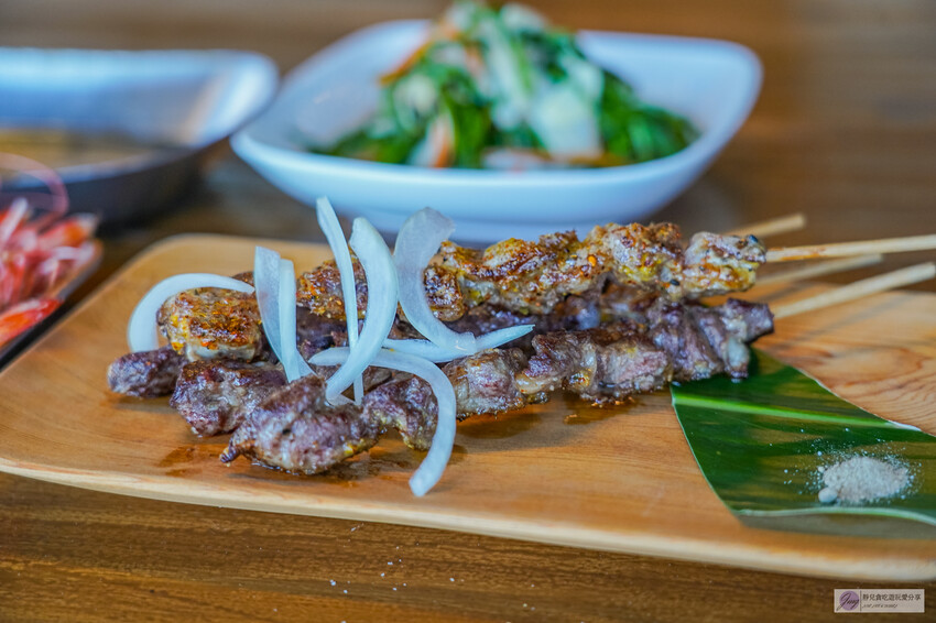 花蓮必訪的10分之1海鮮燒烤,品嚐半山腰上的新鮮漁獲。